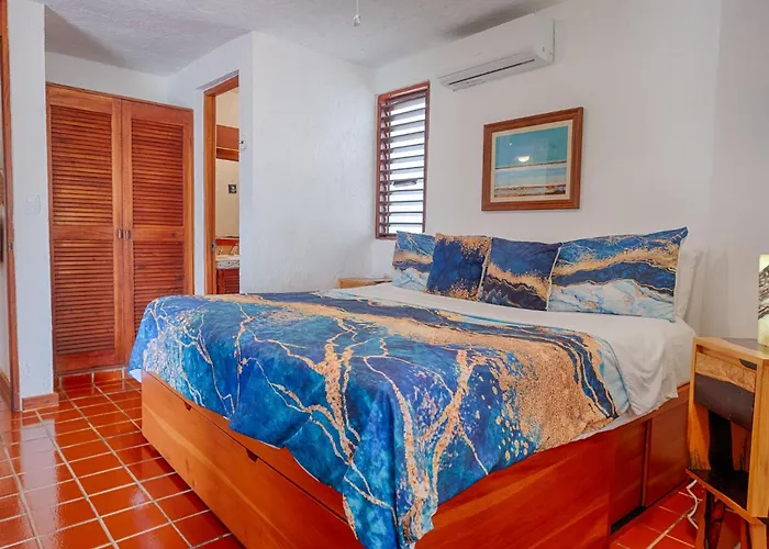 Villa Oceanfront Pool 3 King Beds