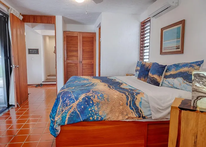 Villa Oceanfront Pool 3 King Beds